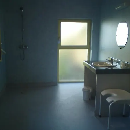 호텔 L'hostellerie Des Lacs 2*