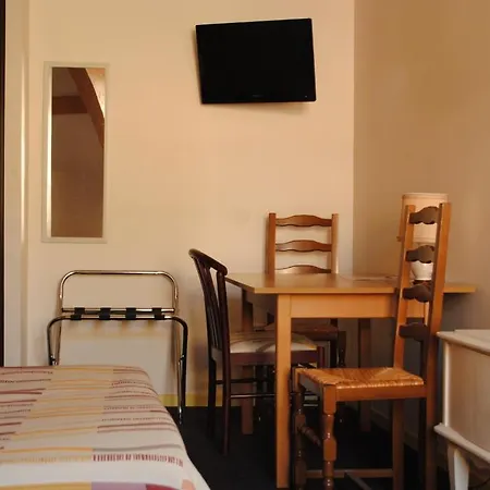 L'hostellerie Des Lacs 2*