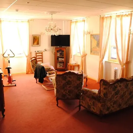 L'hostellerie Des Lacs 2*