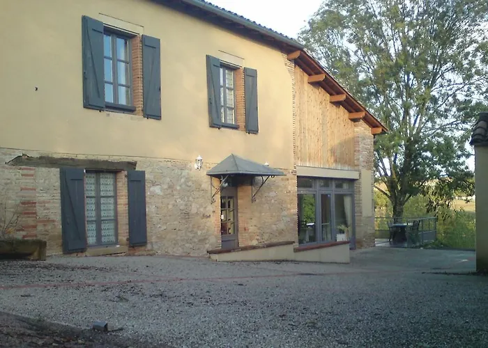 L'hostellerie Des Lacs مونكلار دو كيارْسي