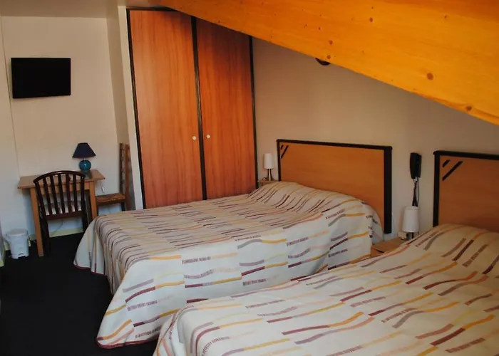 L'hostellerie Des Lacs فندق مونكلار دو كيارْسي