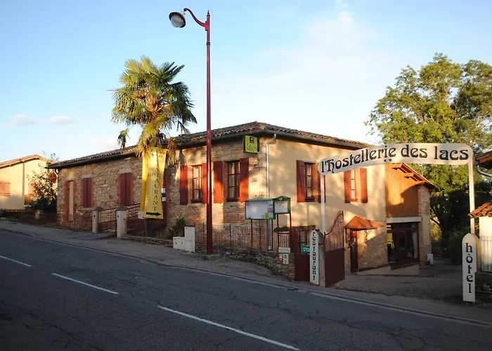 فندق L'hostellerie Des Lacs 2*