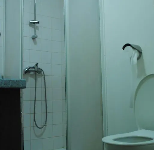 L'hostellerie Des Lacs 2* مونكلار دو كيارْسي