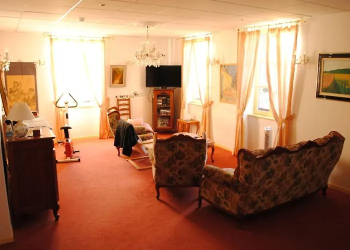 L'hostellerie Des Lacs 2*